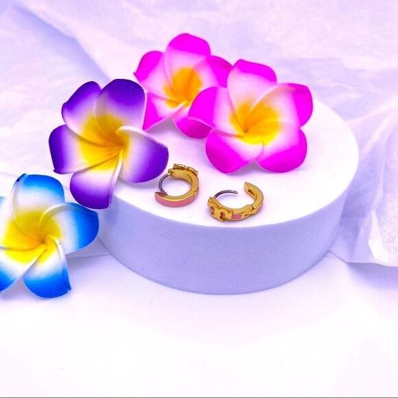 New Tory Burch Gold Logo, Pink Enamel Small Huggie Hoop - Picture 10 of 14